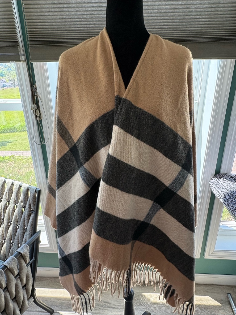 Banana Republic Cozy Plaid Fringe Shawl Poncho in Camel, Black & Cream